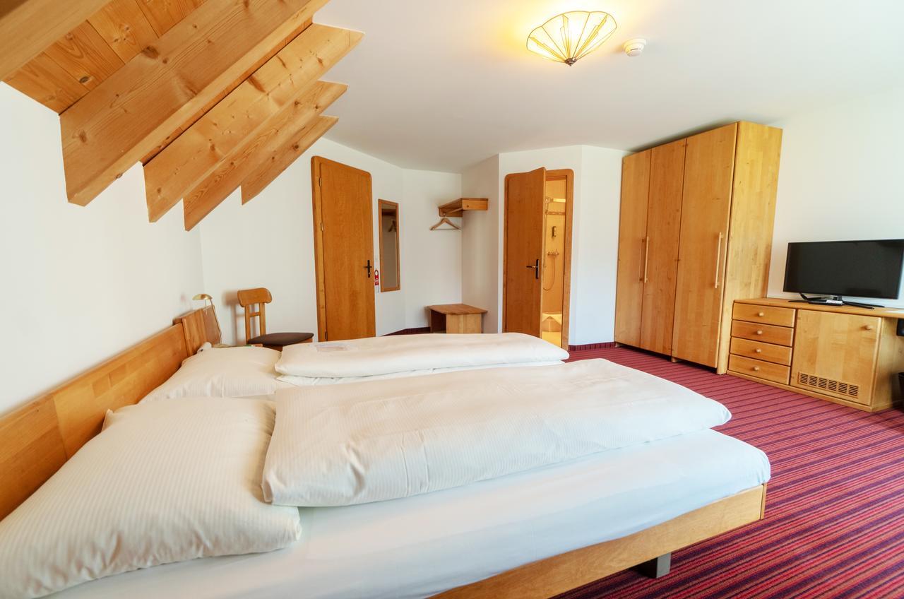 Typically Swiss Hotel Altana Scuol Exterior foto