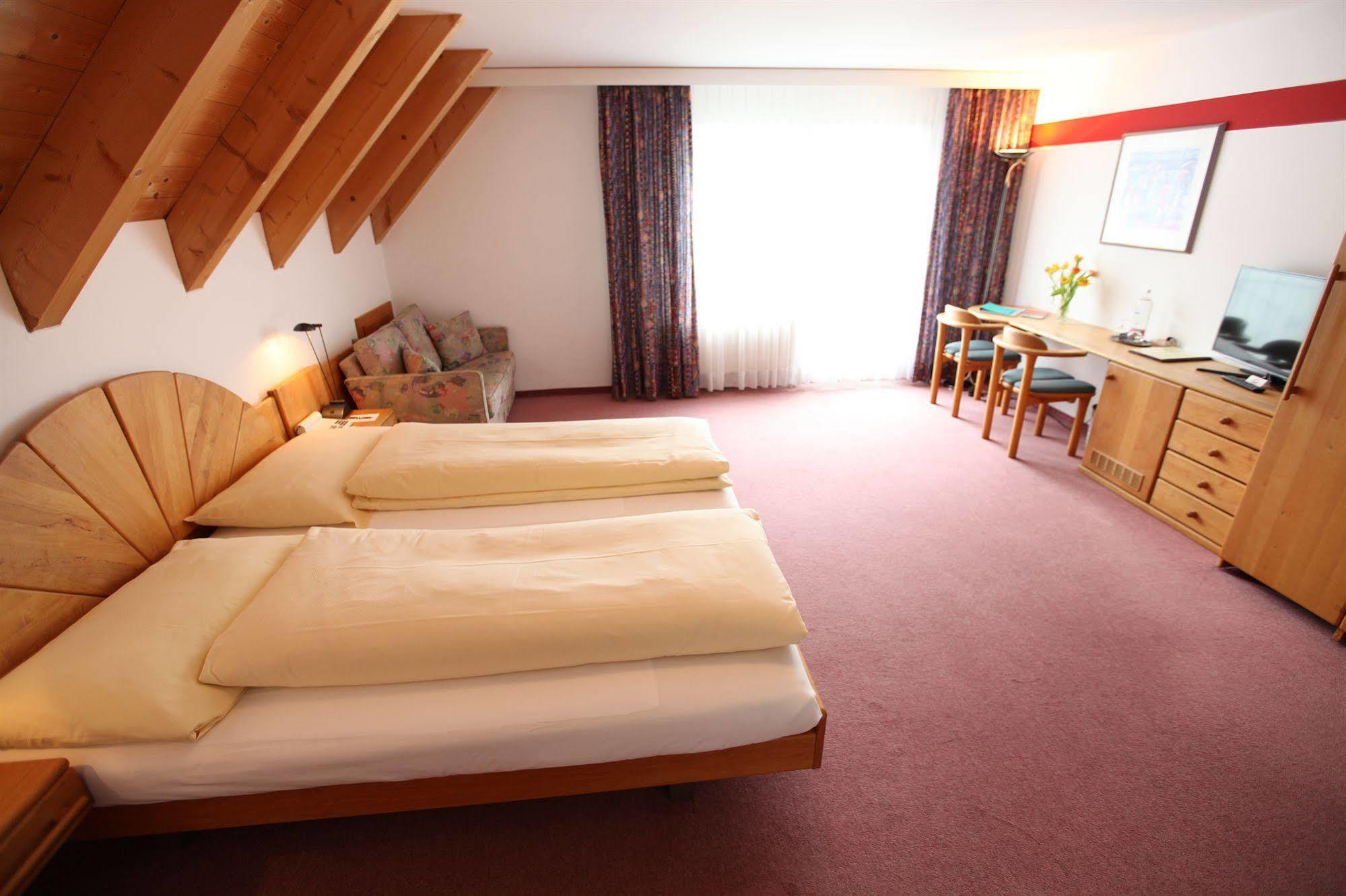 Typically Swiss Hotel Altana Scuol Exterior foto