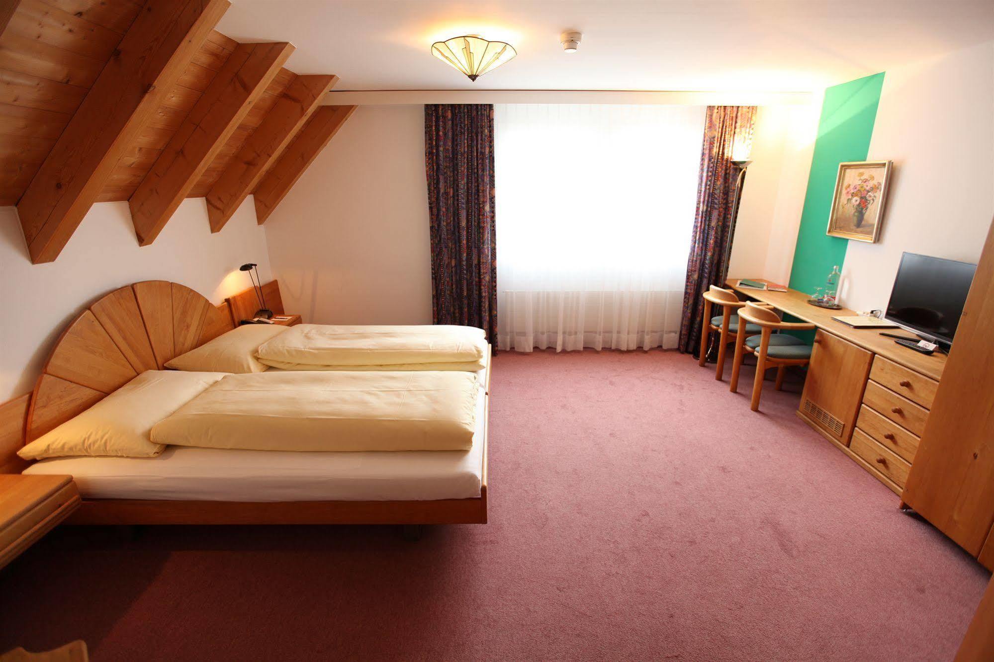 Typically Swiss Hotel Altana Scuol Exterior foto