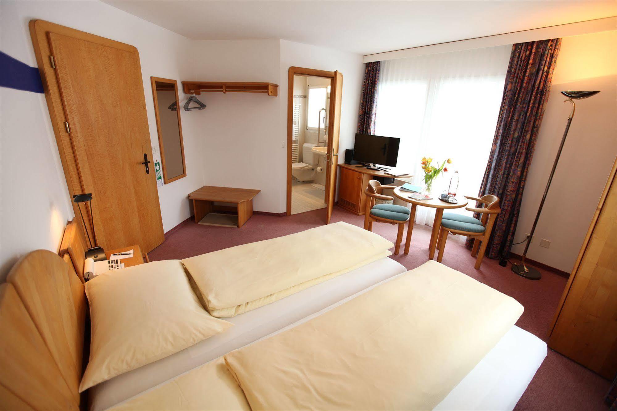 Typically Swiss Hotel Altana Scuol Exterior foto